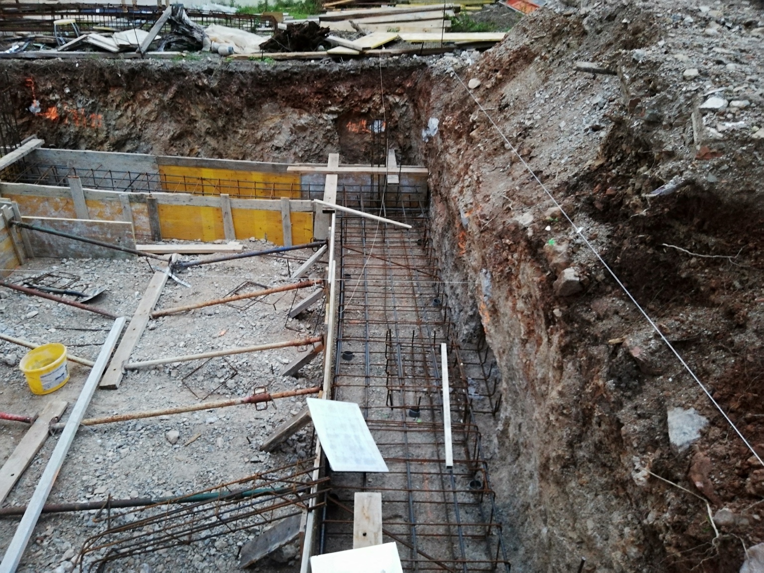 Excavación y preparación de cimentación